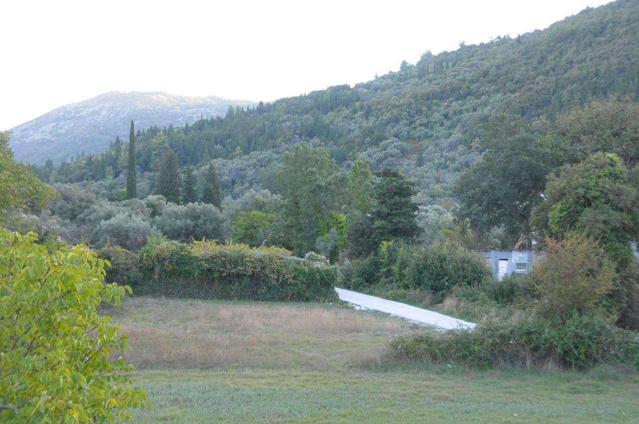 Chalikias Rooms Asprogerakata Exterior foto